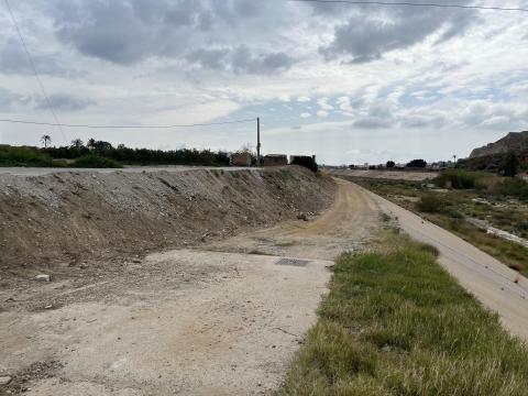 Corredor verde sostenible en el ciclocarril del embalse cuevano